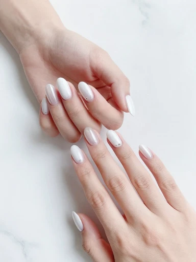 White Chrome Nail Designs for a Clean Look