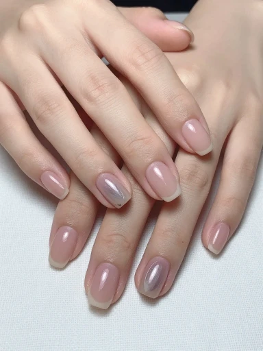 How to Make Your Cat Eye Manicure Last Longer