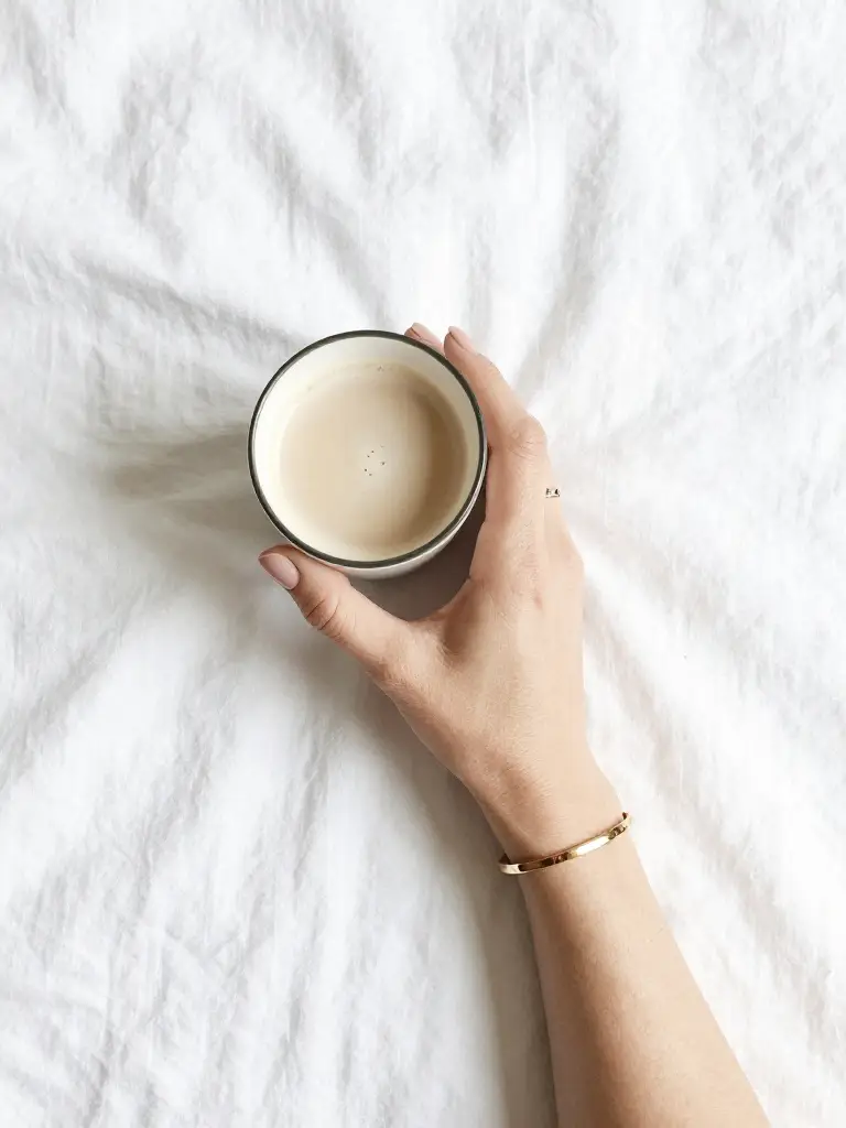 Elegant Neutral Nail Shades for Summer