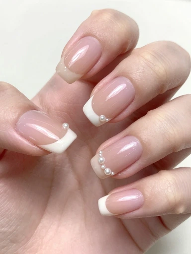 Pearl and Chrome Accents for a Refined Look