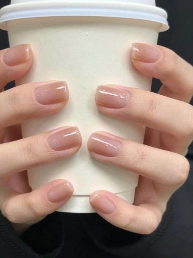 Short Nail Trends That Look Chic and Stylish