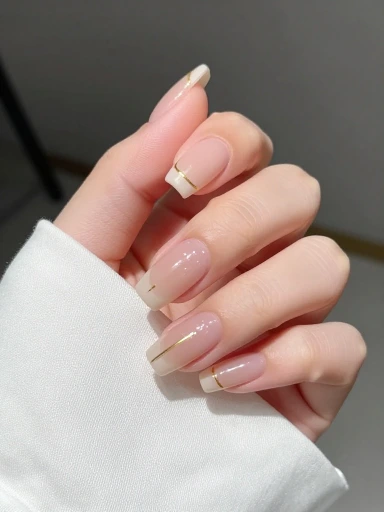 Minimalist Summer Nail Art for Everyday Wear