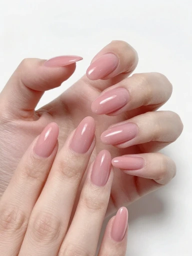 Almond Nail Shapes That Stay on Trend
