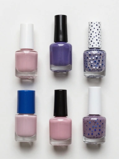 Best Color Combinations for Polka Dot Nails