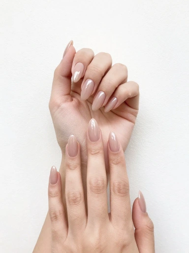 Almond-Shaped Luxury Nails You'll Love