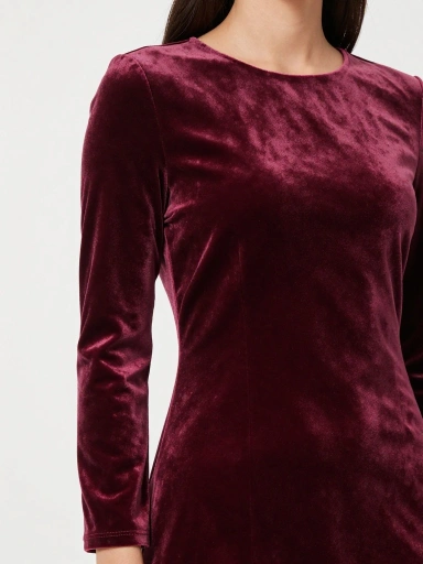 Elegant Velvet Dresses That Feel Luxurious
