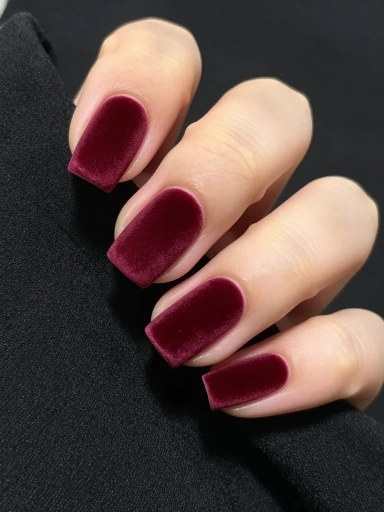 Velvet Nails for a Luxurious Finish