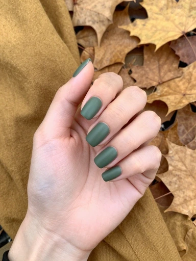 Olive Green Nails for a Chic Seasonal Manicure