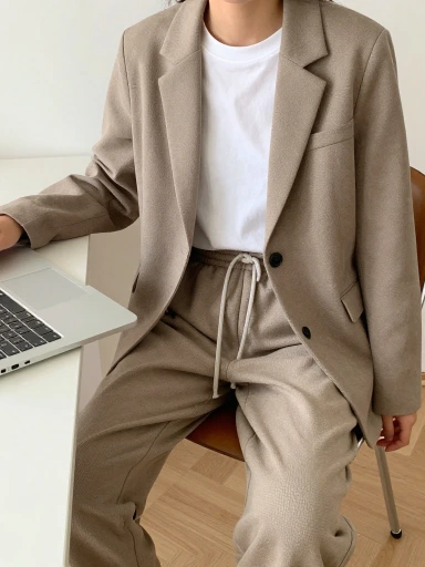 Smart Casual Outfit Ideas for Hybrid Work