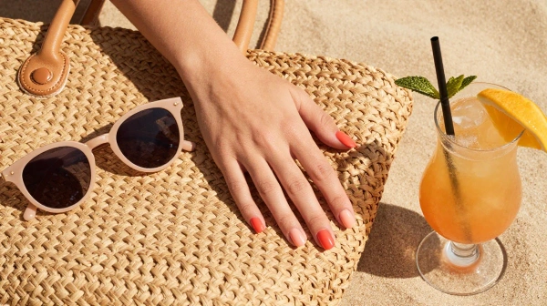 trendy and cute vacation nail designs