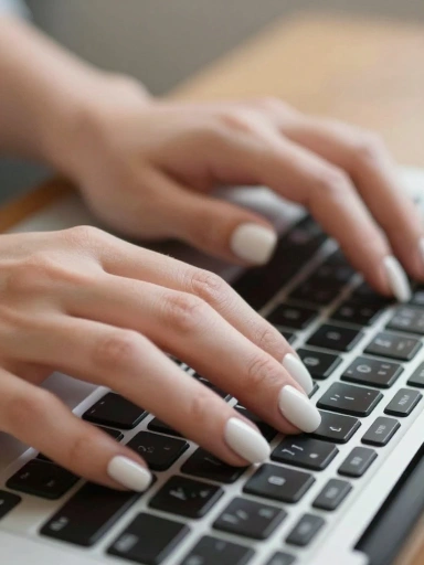 Short Milky White Nails That Look Effortlessly Chic