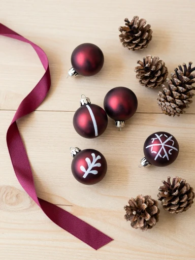 Budget-Friendly Brown & Burgundy Christmas Decor Ideas