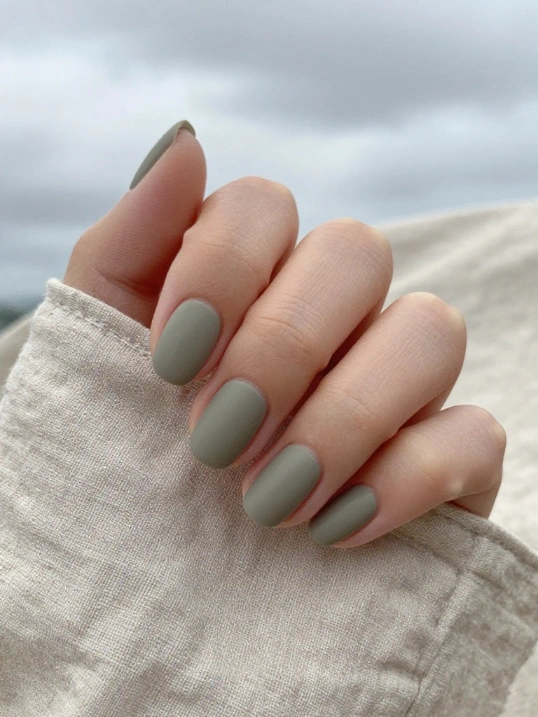 2. Olive Green Nails for an Earthy Autumn Style